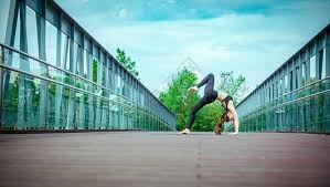 奥比岛手游「暖冬夜」活动限时开启，苹果主题时装&家具上线！